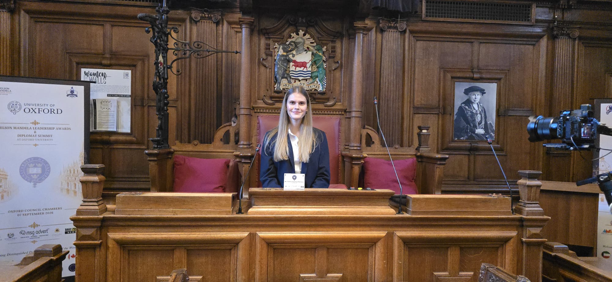 Polina Poloziuk durante su intervención en Oxford Town Hall en 2026